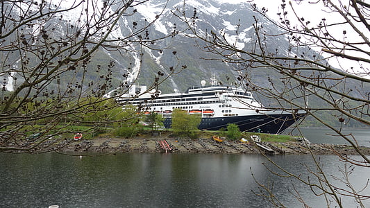 Norwegia, Eidfjord, krajobraz, wody, statek wycieczkowy, śnieg, góry