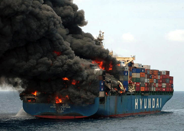 yemin loď, Cargo, preprava, oheň, plamene, horiace, zničenie