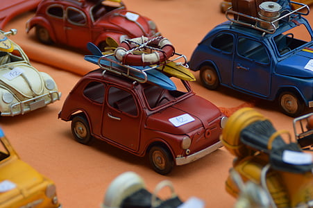 Modelauto, Auto, miniatuur, rommelmarkt, verzamelaar, tinnen speelgoed, blad