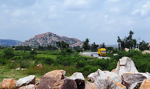 plateau, roches, buttes, collines, autoroute, camion, Karnataka