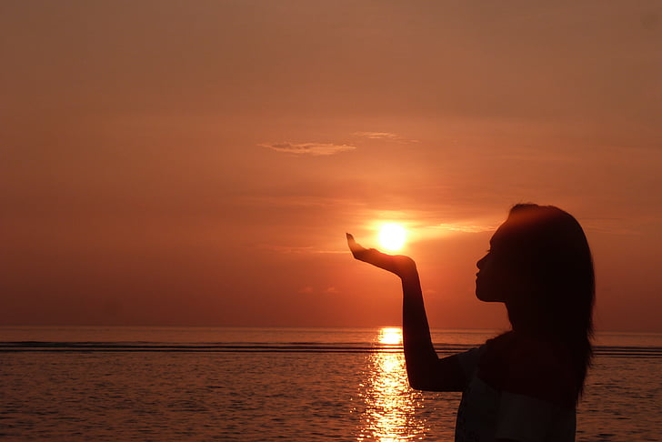 soloppgang, jente, Bali, solen, solnedgang, sjøen, silhuett