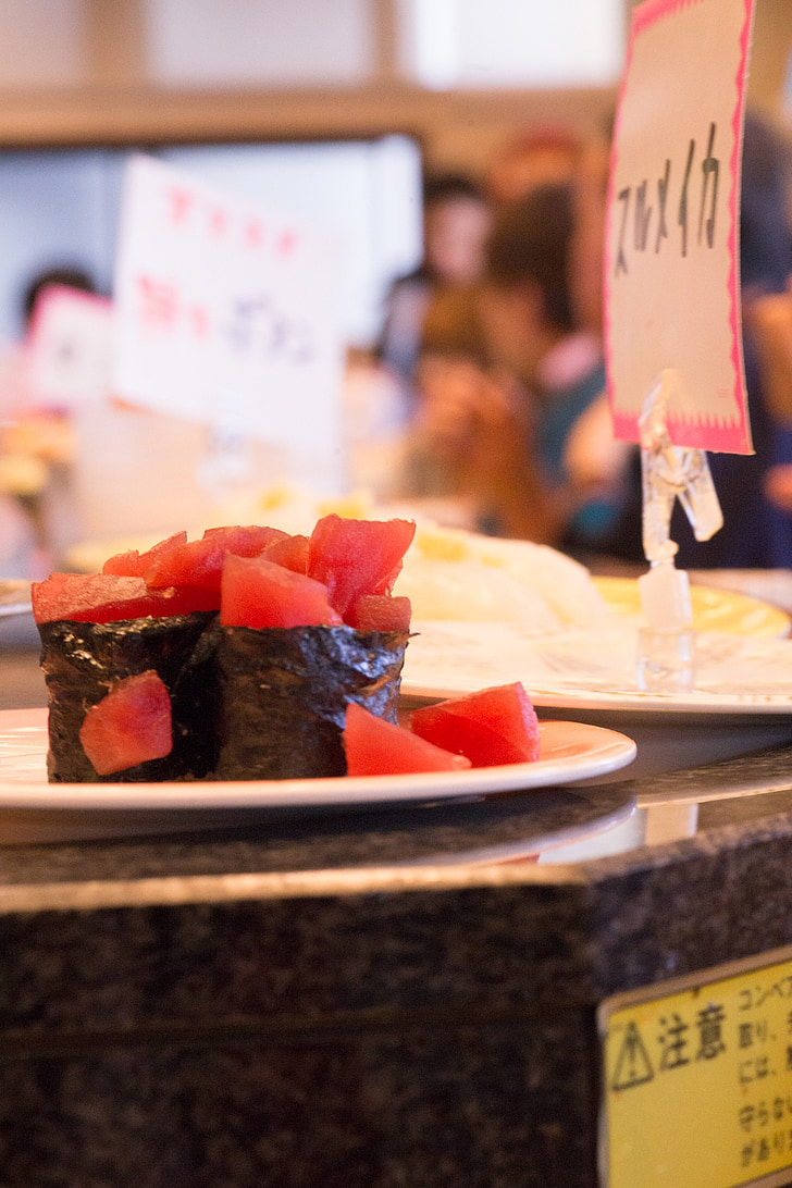 суши, кръгла и кръг суши, риба тон, нори прекратяване, Ibaraki, морски дарове пазар