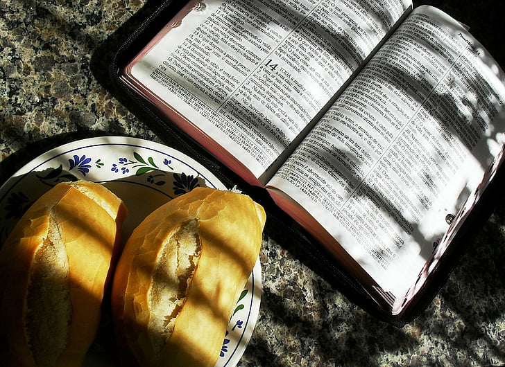 Bibli, jídlo, spása, evangelizace, zamyšlení, reflexe, Knihověda