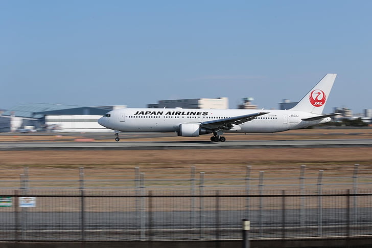 Japonsko, letadlo, Boeing 767, letiště Osaka
