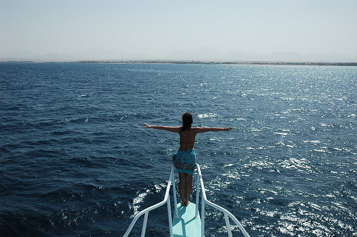 Титаник, море, Dom, хоризонт над водата, безоблачното небе, един човек, задно виждане