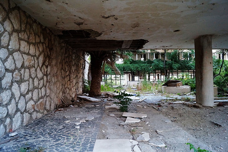 Kupari, Dubrovnik, Chorvátsko, Hotely, opustené, zničené, vojna