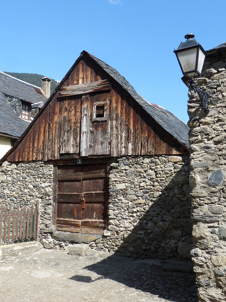Casa, carul cu fân, Vielha, Val d'aran, Pyrénées, tradiţionale de construcţie, lemn