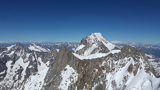 grandes jorasses, mountains, roche fort ridge, high-altitude mountain tour, chamonix, series 4000, summit