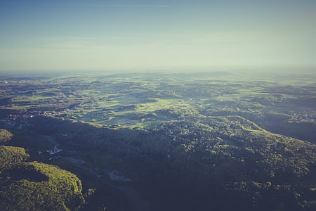 Aerial, vue d’oiseau, lumière du jour, brouillard, Forest, collines, horizon