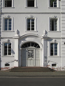 Erlangen, Schlossplatz, Saarbruecken, gebouw, voorzijde, ingang, gevel