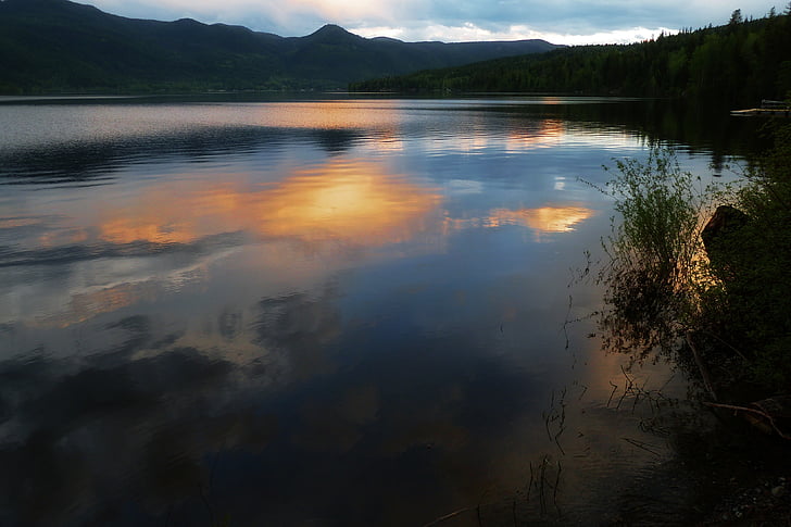 canim 湖, ブリティッシュ コロンビア州, カナダ, 今晩, 夕暮れ, 気分, ロマンチックです