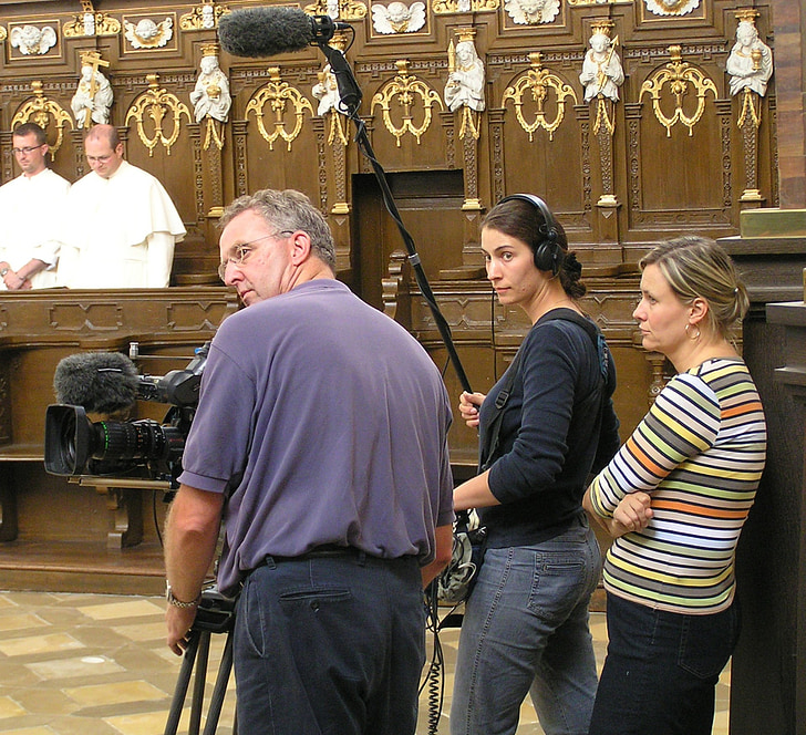 équipe de télévision, en tournant, stalles, Église du monastère, Roggenburg, Souabe, Prémontrés