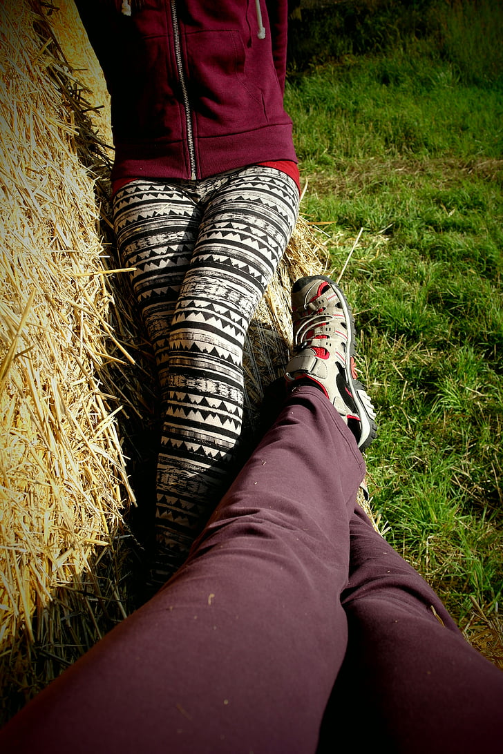 Hay, pieds, bottes, paysage