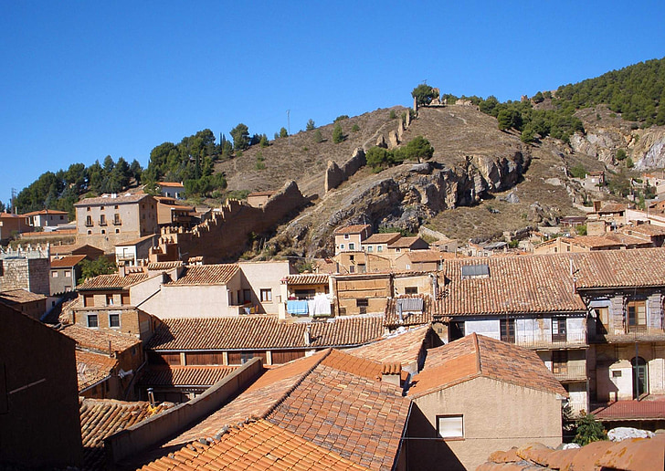 Daroca, Spanyol, pegunungan, pohon, rumah, rumah, bangunan