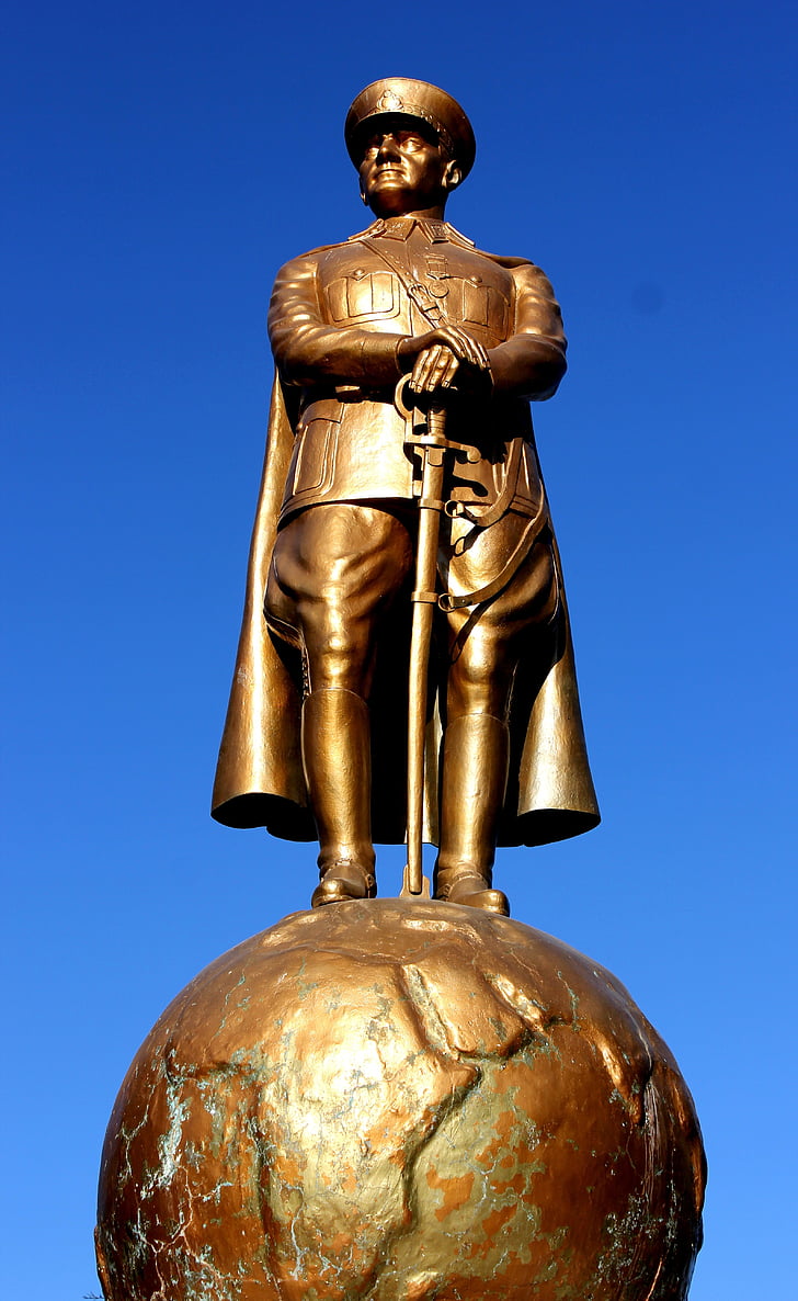 latón, hombre, estatua de, durante el día, Atatürk, esculturas, busto