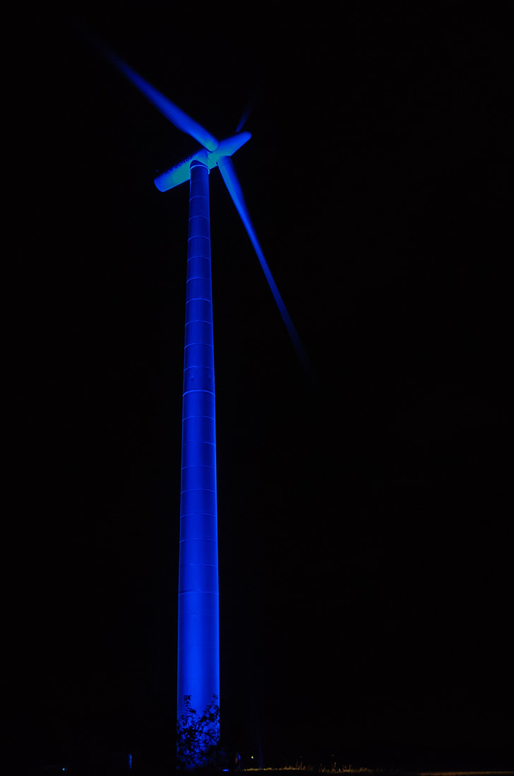 Pinwheel, vēja enerģija, vēja enerģija, gaisma, zila, naktī