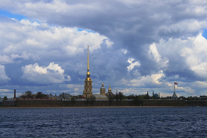 river, water, island, fortress, historic buidings, cathedral, cloud