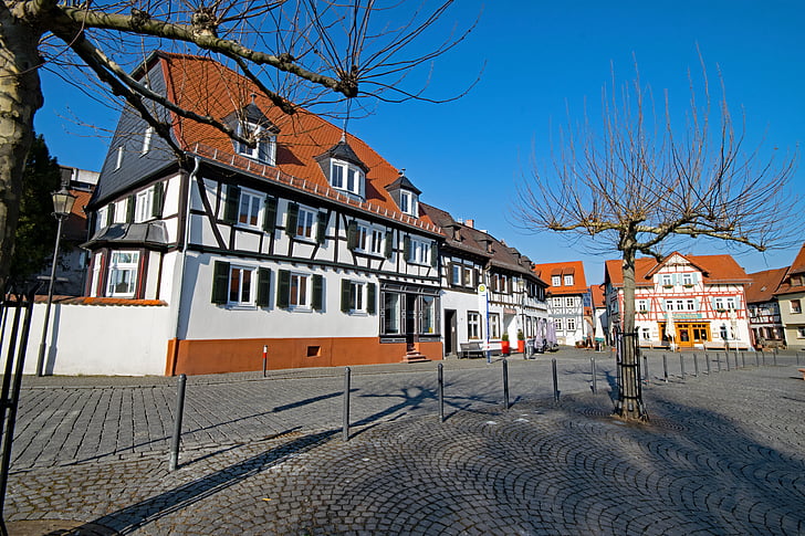 Oberursel, Hesse, Németország, óváros, rácsos, fachwerkhaus, templom