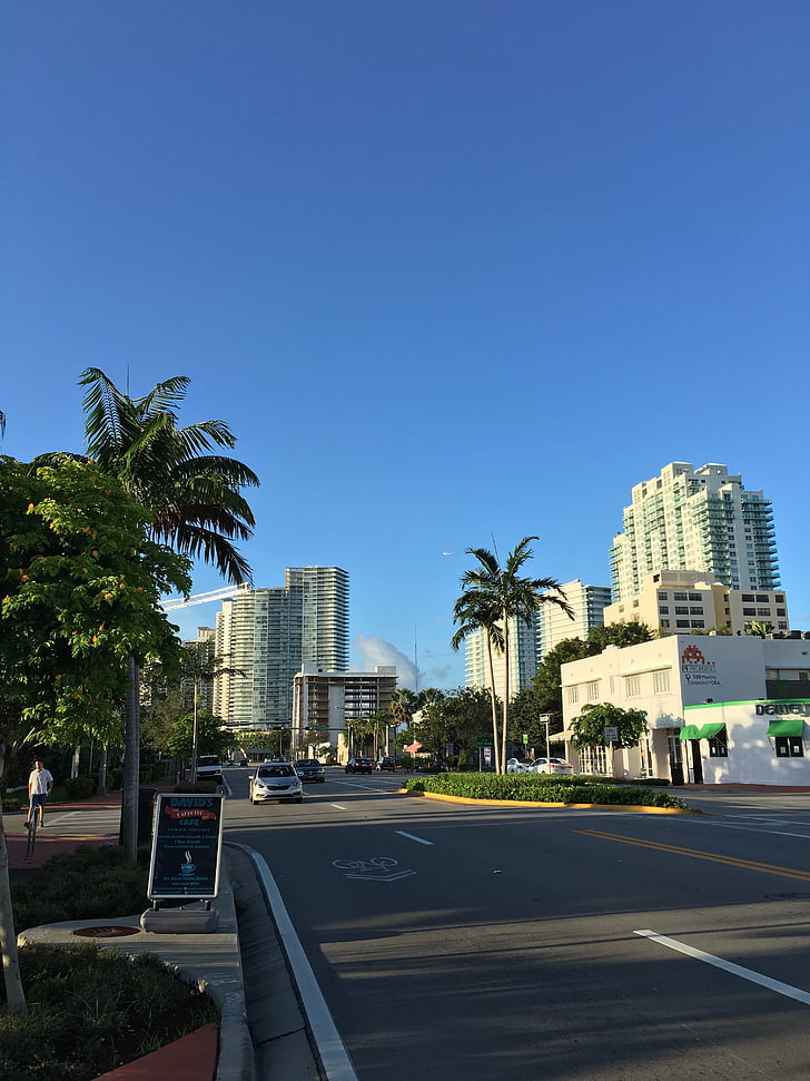 Miami, ulice, slunce