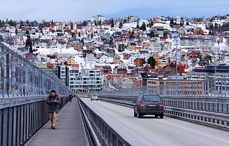 Tromso híd, lélegzetelállító, festői, csodálatos, hó, hagyományos, skandináv ház