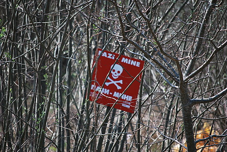 mijnenveld, mijne, Bosnië, mijne labeling, land mine, landmijnen, warnschild