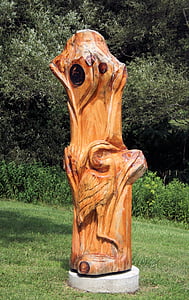 carving, wood carving, crane, bird, nature, trail marker, southern ontario