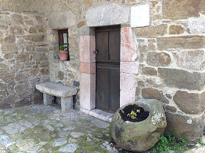 tradiční architektura, městě Proaza, Asturias, kámen