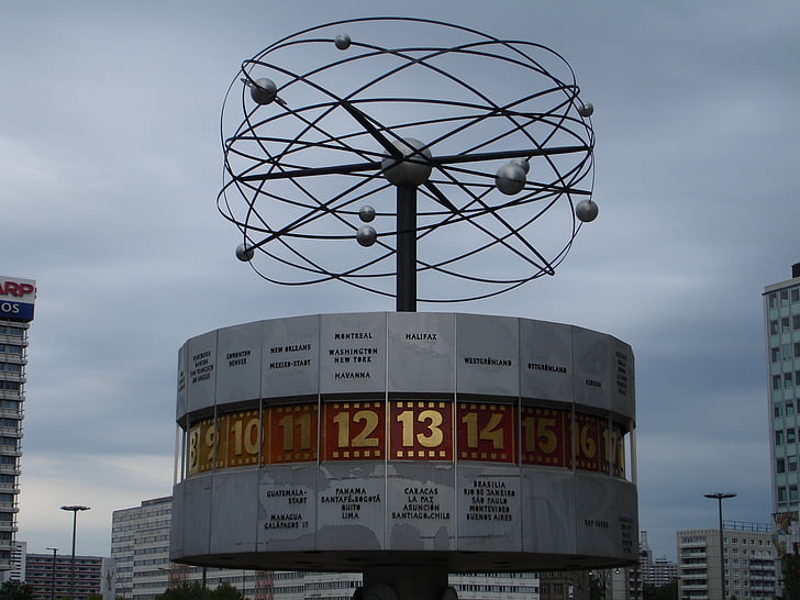 Maailmankello, kello, Urania maailman aika, Alexanderplatz, Berliini, Saksa, Art