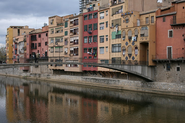 Girona, Městská krajina, budovy, kanál, Španělsko, řeka, Architektura