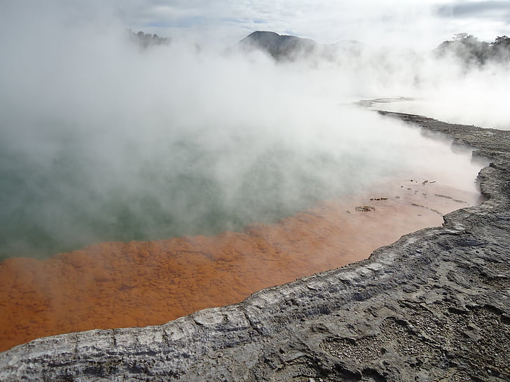 agua termal, Wai-o-tapu, Lago volcánico, Champagne pool, Nueva Zelanda, arsénico, Stibnita