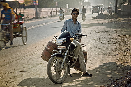 motor, muž, Indie, Asie, cestování, vrindavan, ulice