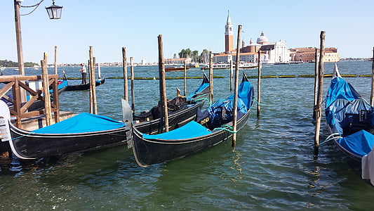 gondoly, Benátky, Itálie, Benátky - Itálie, Gondola, kanál, námořní plavidla