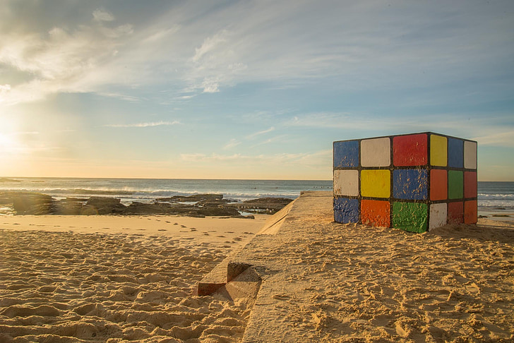 Rubikova kostka, Maroubra, Sydney, Austrálie, pobřeží, oceán, pláž