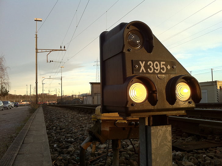 raudtee, signaali, raudteejaam, Šveits, SBB, õhtul, kääbus signaali