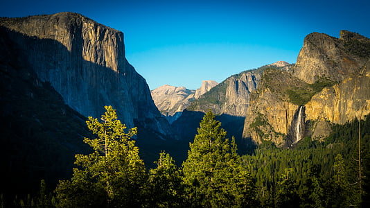 falaises, Forrest, vert, vue de tunnel, chute d’eau, Yosemite, la vallée d’Yosemite