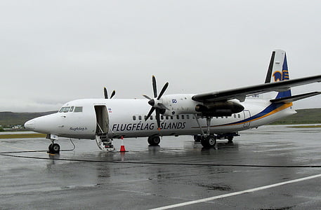 aire d'Islàndia, Fokker, avió d'hèlix, Islàndia, l'aeroport, baixa servei, avió