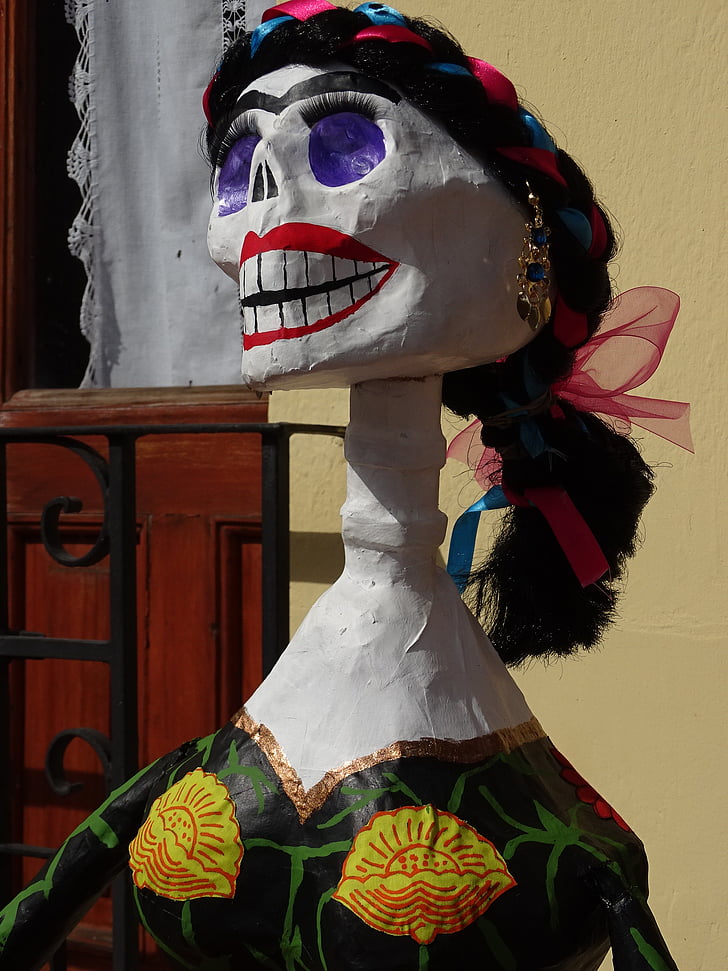 dan mrtvih, Catrina, Meksiko, tradicija, popularne festivali, papir mache, kostur