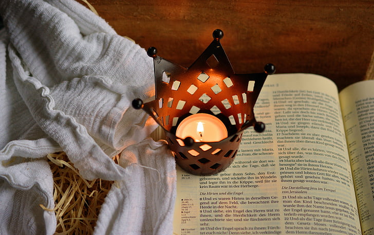 Biblia, lumânare, creştinism, Scriptura