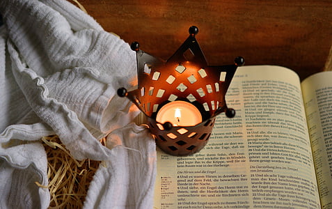 Biblia, sviečka, kresťanstvo, písmo