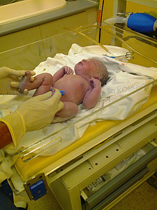 birth, first breath, baby, delivery room, navel, care