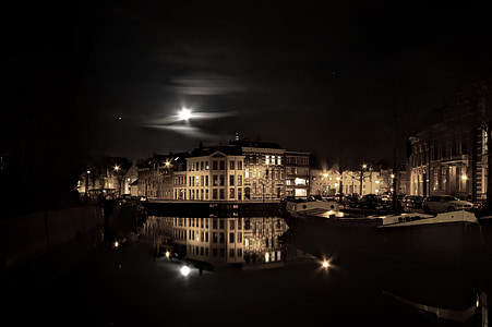 bâtiment, nuit, réflexion, Centre ville, paysage urbain, eau, Lune