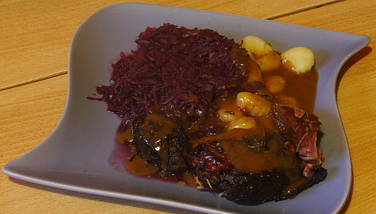Turchia, parte superiore della gamba, carne, fritto, cavolo rosso, Gnocchi, pranzo