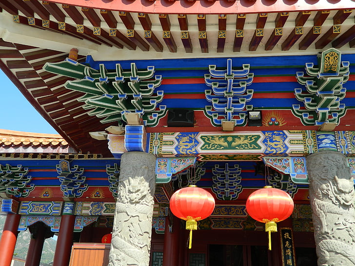 chinese ancient architecture, temple, eaves, raise the red lantern