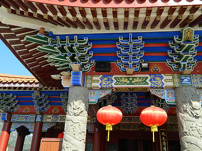 Китайский древней архитектуры, Храм, Карнизы, поднять красный фонарь