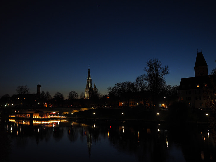 Ulm, Danubi, a la nit, nit, estat d'ànim, riu, l'aigua