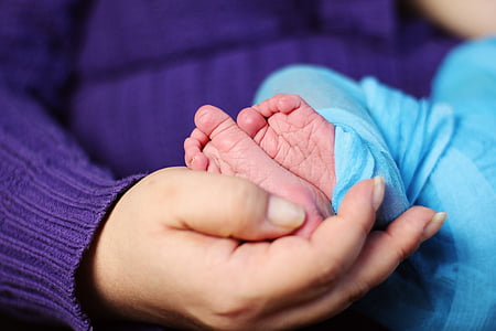 bebi stopala, držati, roditelji, zaštićeni, slatka, ruku, slatki