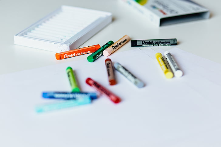 creioane colorate, culoare, colorat, arta, cutie, alb, tabel