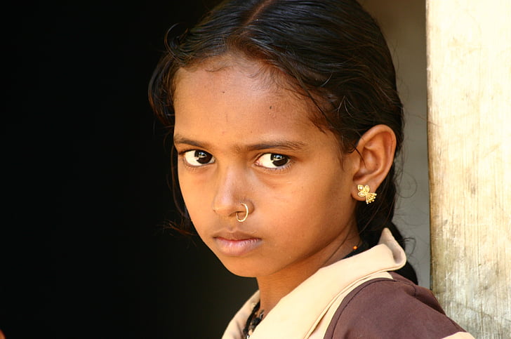 indiano, menina, criança, estudante, cara, retrato, piercing do nariz