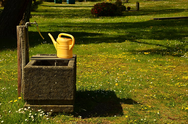 pozo de agua, Cementerio, fuente, Prado, poder de riego, fundición, amarillo