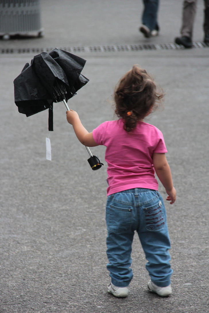 väike laps, vihmavari, Sügis